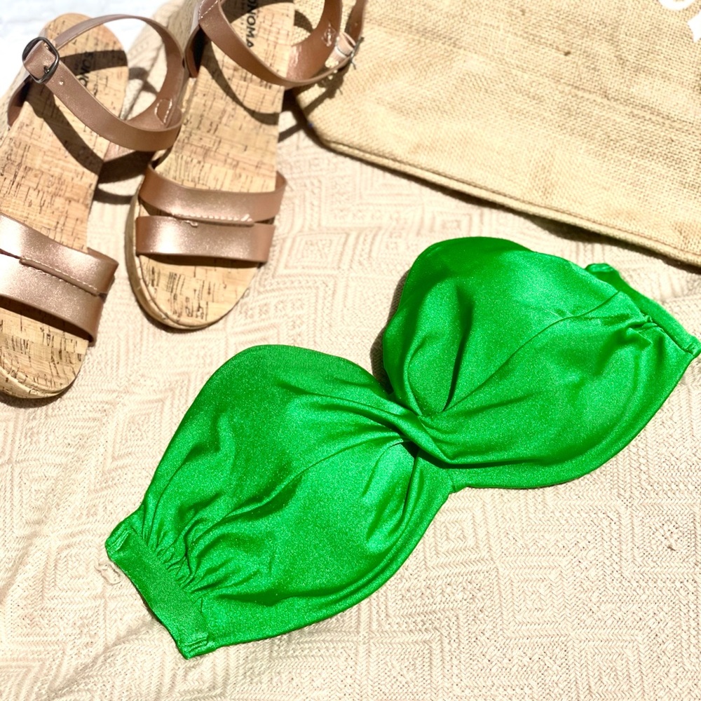Victoria’s Secret Emerald Green Bikini Top